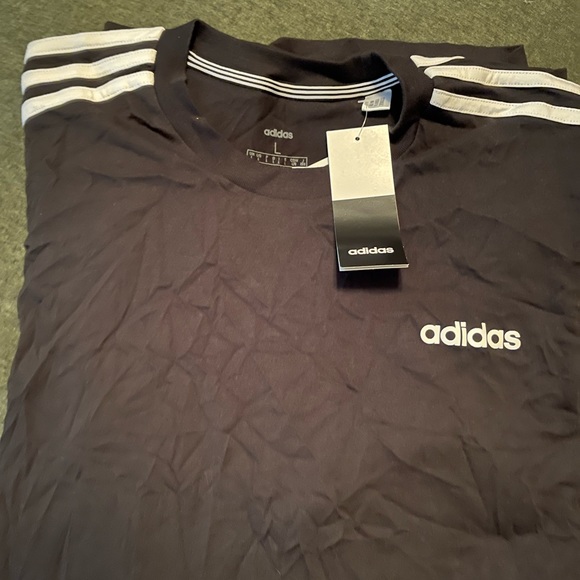 New Woman’s Adidas top - Picture 2 of 2
